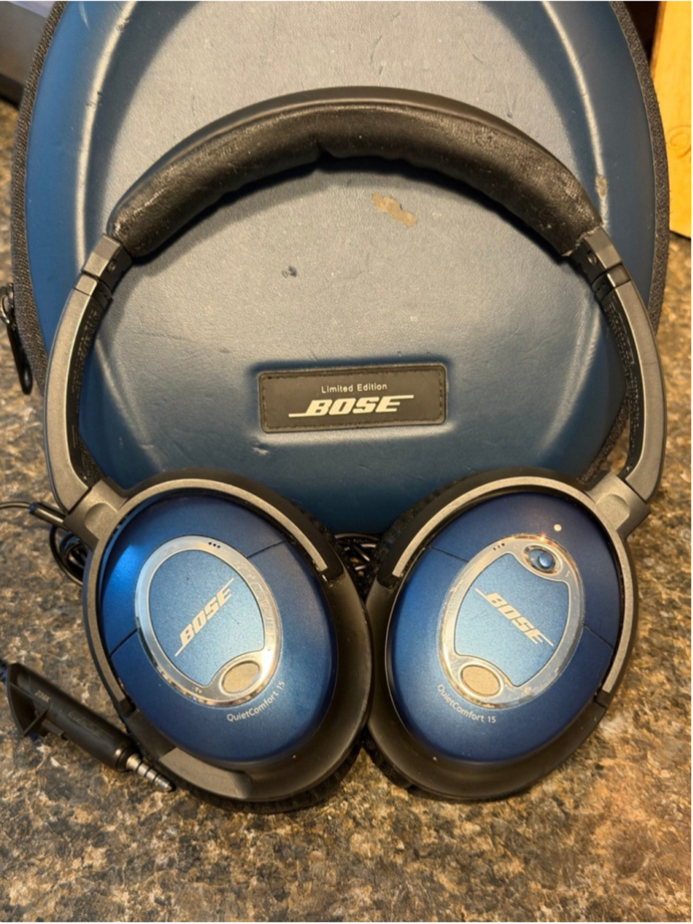 Bose QuietComfort 15 Noise Cancelling Over Ear Wire Active Blue Headphones